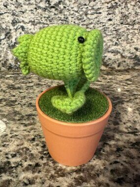Crochet Green Flower Pot Plant